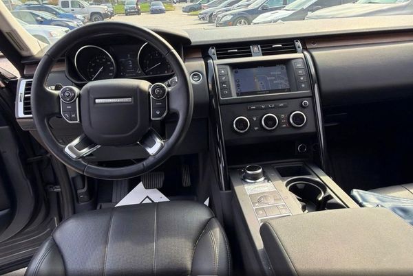 2017 LAND ROVER DISCOVERY SE