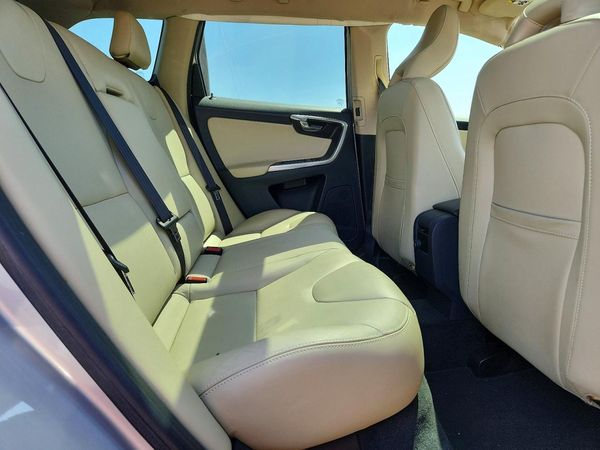 2016 VOLVO XC60