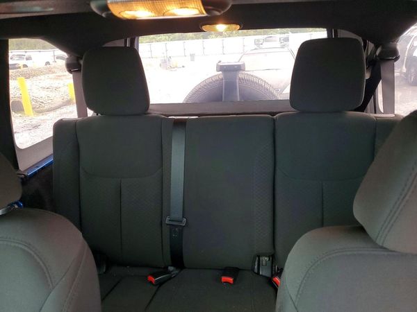 2015 JEEP WRANGLER UNLIMITED Sport — SUVN