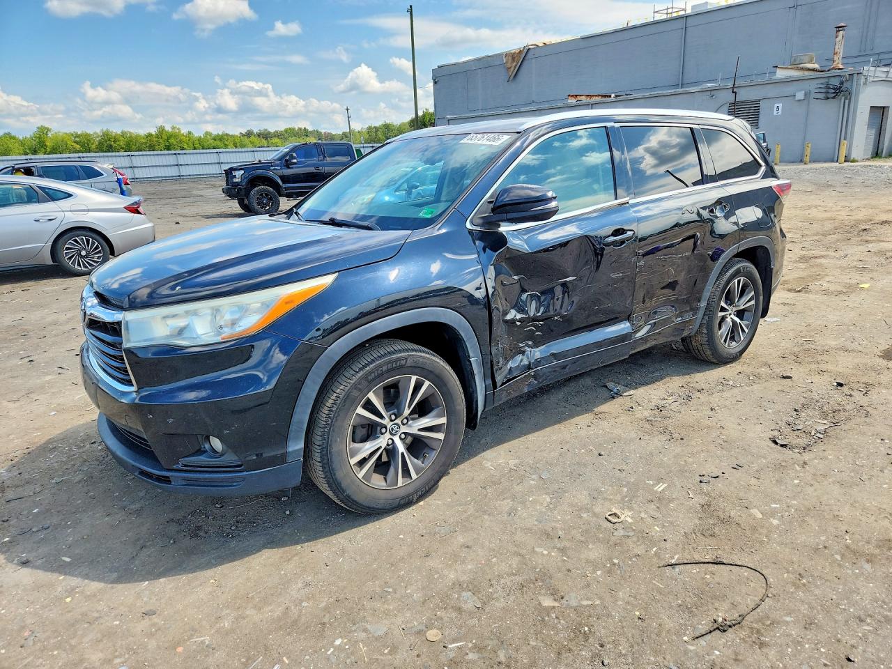 2016 TOYOTA HIGHLANDER