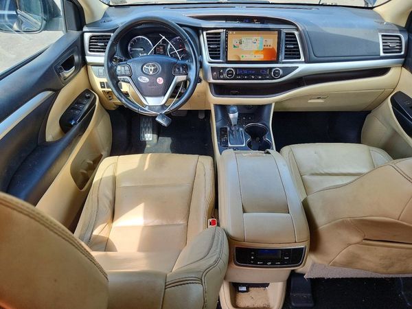 2016 TOYOTA HIGHLANDER