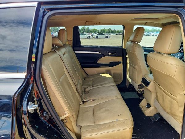2016 TOYOTA HIGHLANDER