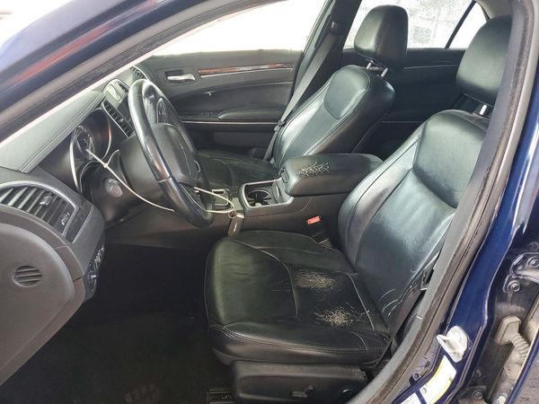 2017 CHRYSLER 300 Limited — DENT