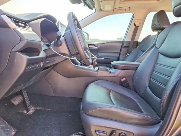 2019 TOYOTA RAV4 XLE Premium