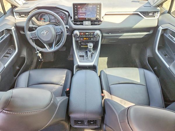 2019 TOYOTA RAV4 XLE Premium