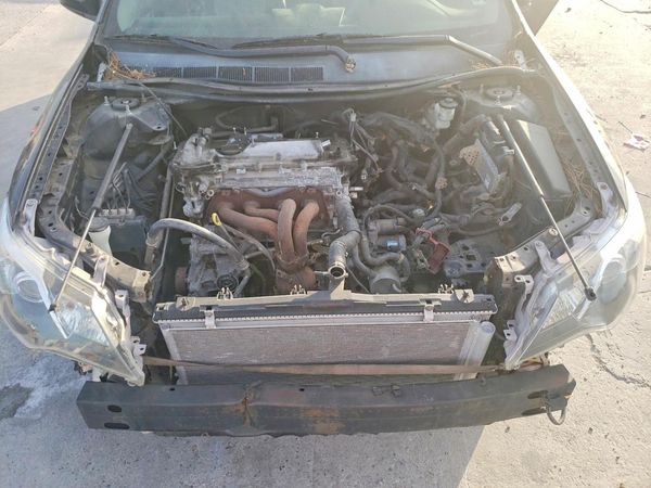 2012 TOYOTA CAMRY — Engine bay