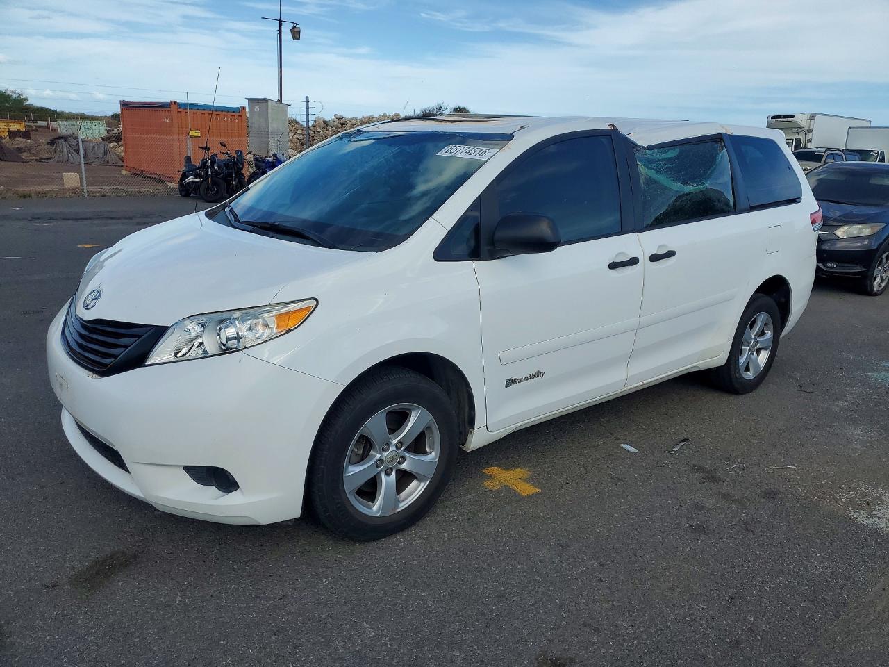 2014 TOYOTA SIENNA
