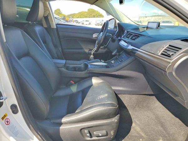 2017 LEXUS CT 200h