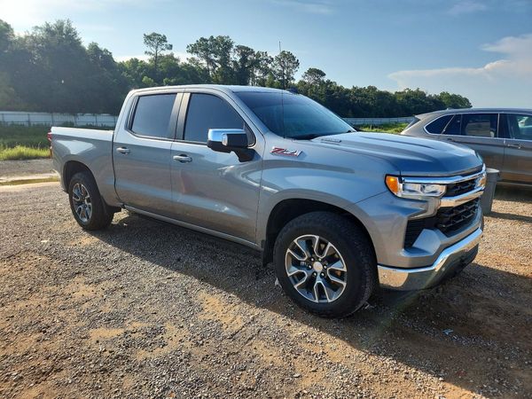 2025 CHEVROLET SILVERADO LT — Passenger 3/4