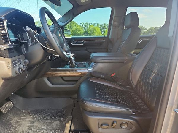 2025 CHEVROLET SILVERADO LT — DENT