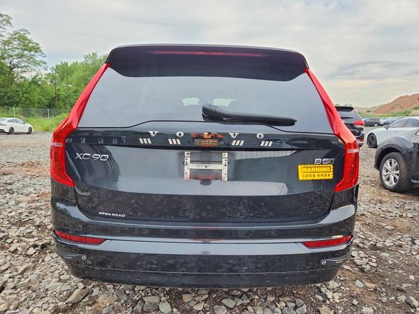 2023 VOLVO XC90