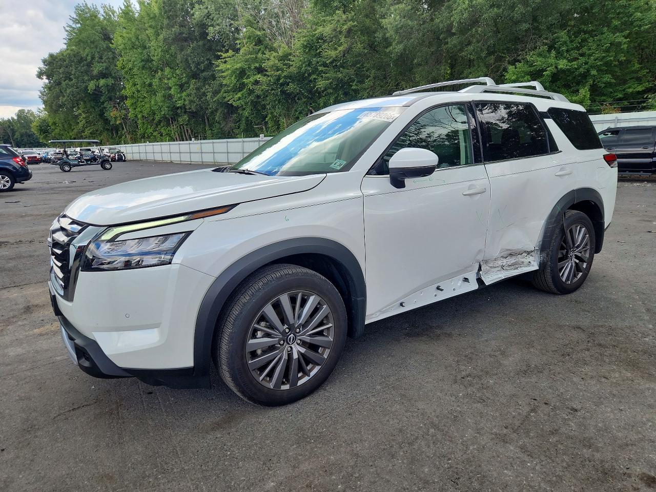 2025 NISSAN PATHFINDER SL