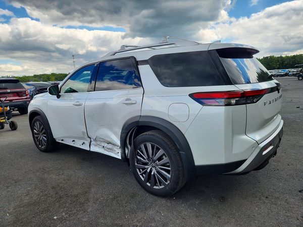 2025 NISSAN PATHFINDER SL