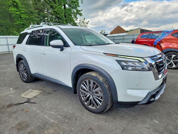 2025 NISSAN PATHFINDER SL