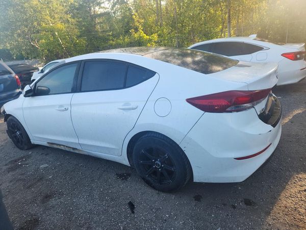 2017 HYUNDAI ELANTRA SE Base