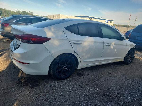 2017 HYUNDAI ELANTRA SE Base