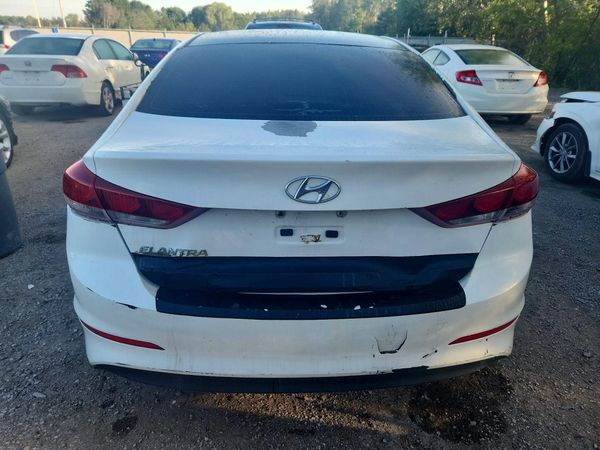 2017 HYUNDAI ELANTRA SE Base