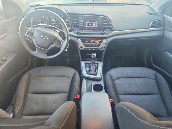 2017 HYUNDAI ELANTRA SE Base