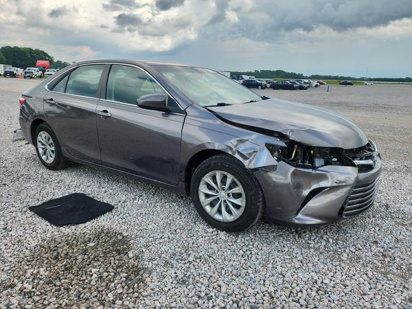 2017 TOYOTA CAMRY LE/SE/XLE/XSE — Passenger 3/4
