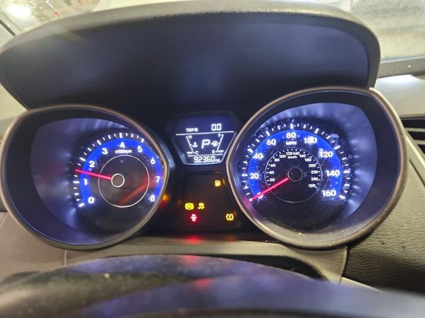 2016 HYUNDAI ELANTRA
