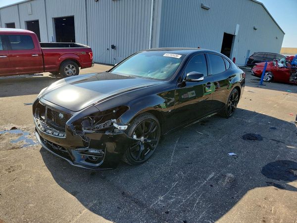 2016 INFINITI Q70