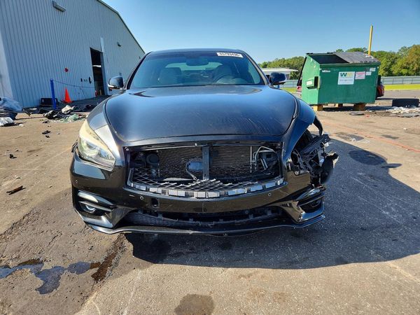 2016 INFINITI Q70