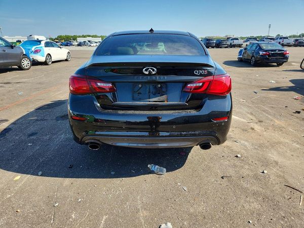 2016 INFINITI Q70