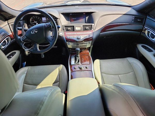 2016 INFINITI Q70