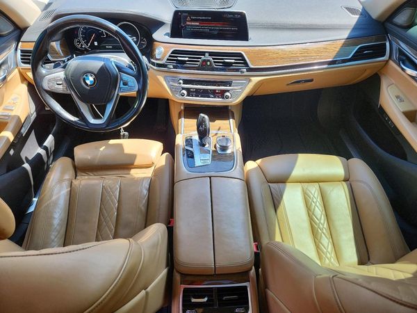2017 BMW 750 xDrive