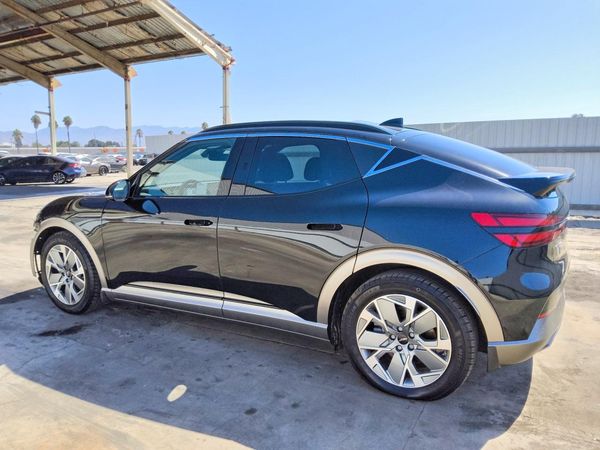 2025 GENESIS GV60 Standard (RWD)