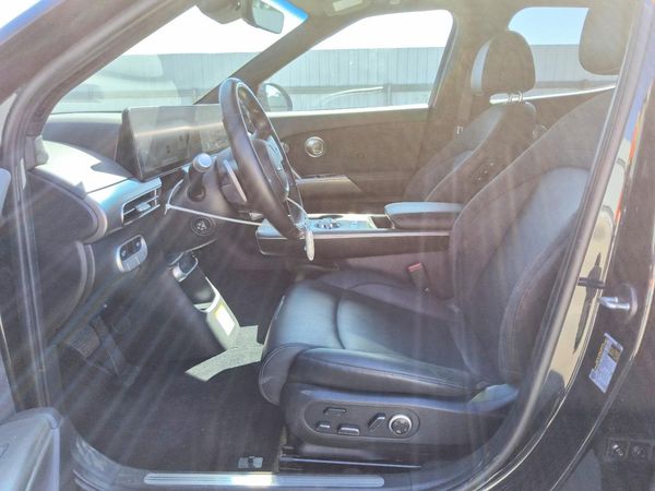 2025 GENESIS GV60 Standard (RWD)