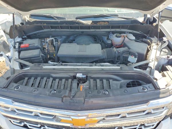 2024 CHEVROLET SILVERADO LTZ — Engine bay