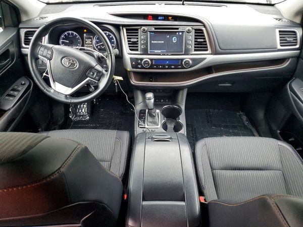 2017 TOYOTA HIGHLANDER LE/LE Plus — CKPT