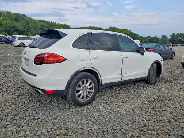 2012 PORSCHE CAYENNE