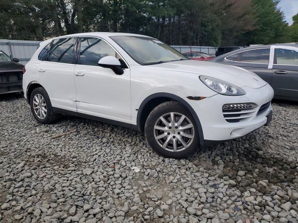 2012 PORSCHE CAYENNE