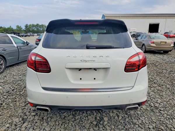2012 PORSCHE CAYENNE
