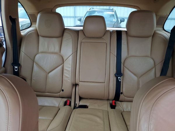 2012 PORSCHE CAYENNE