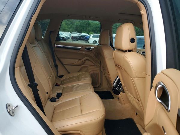 2012 PORSCHE CAYENNE