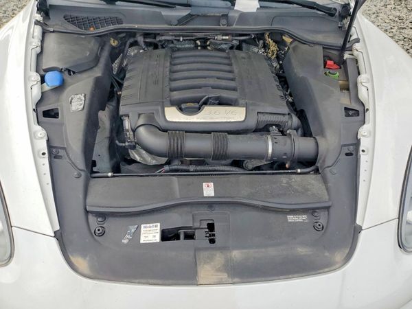 2012 PORSCHE CAYENNE