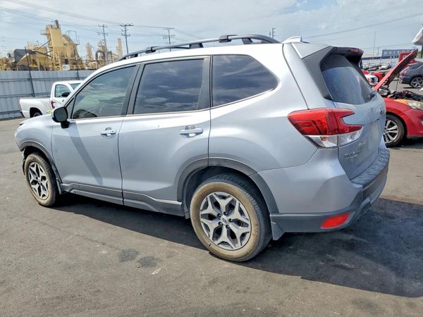 2022 SUBARU FORESTER
