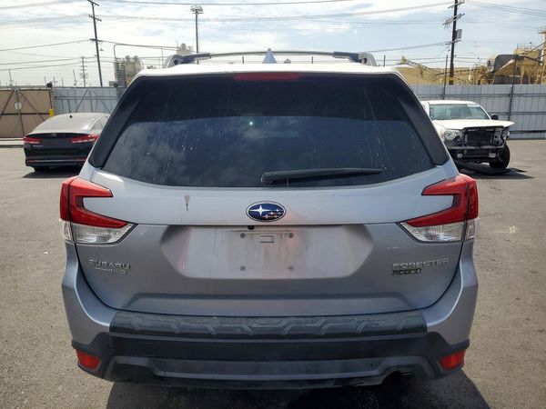 2022 SUBARU FORESTER