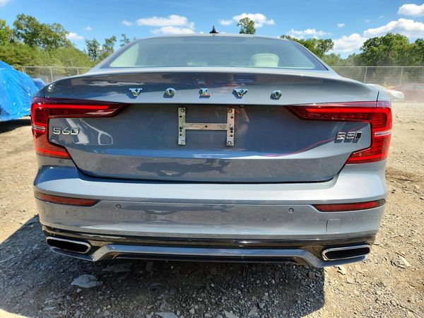 2022 VOLVO S60