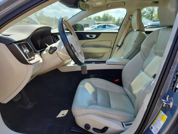 2022 VOLVO S60