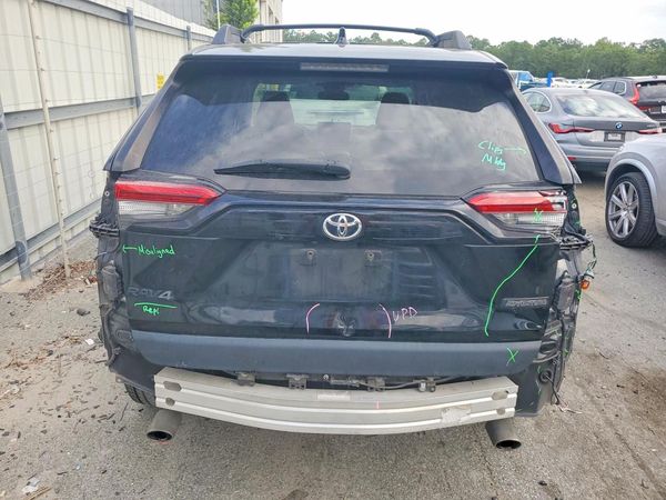 2020 TOYOTA RAV4 Adventure