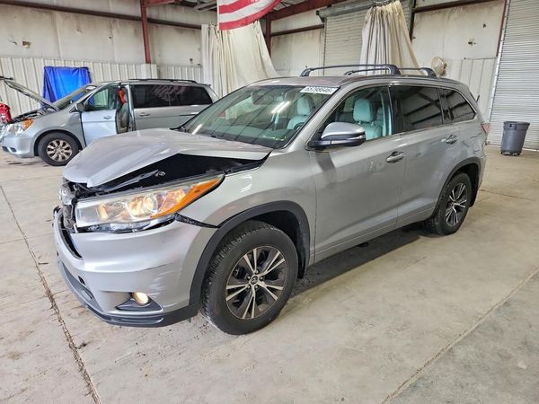 2016 TOYOTA HIGHLANDER