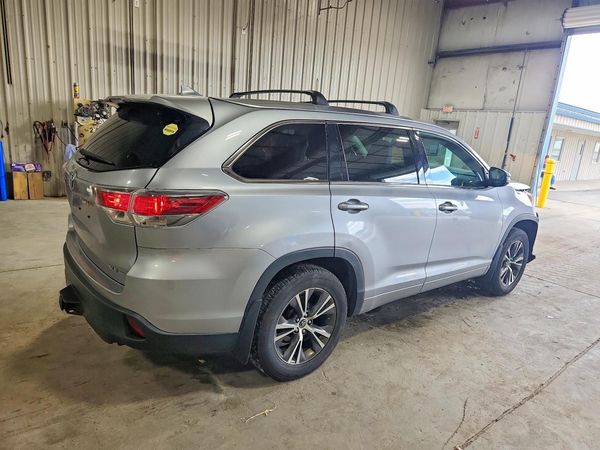 2016 TOYOTA HIGHLANDER