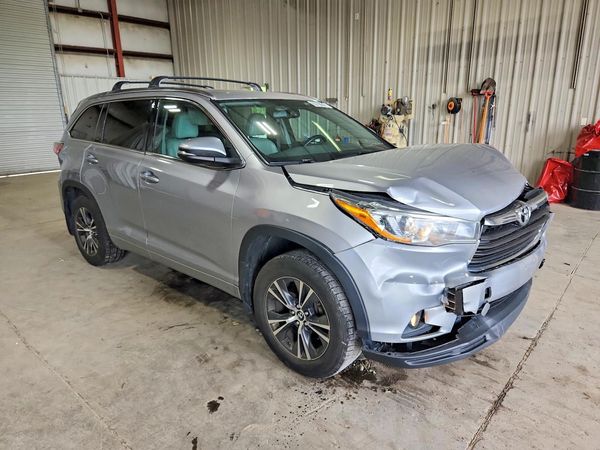 2016 TOYOTA HIGHLANDER