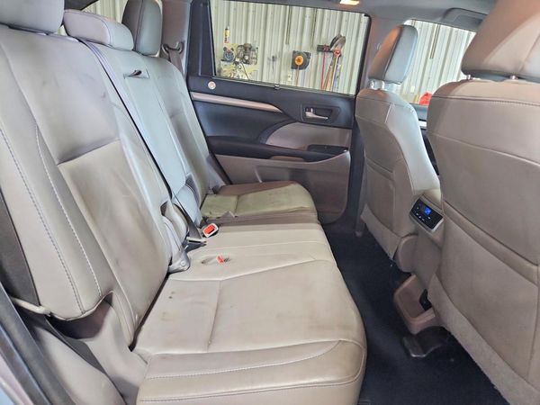 2016 TOYOTA HIGHLANDER