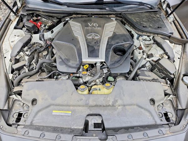 2018 INFINITI Q50 — Engine bay