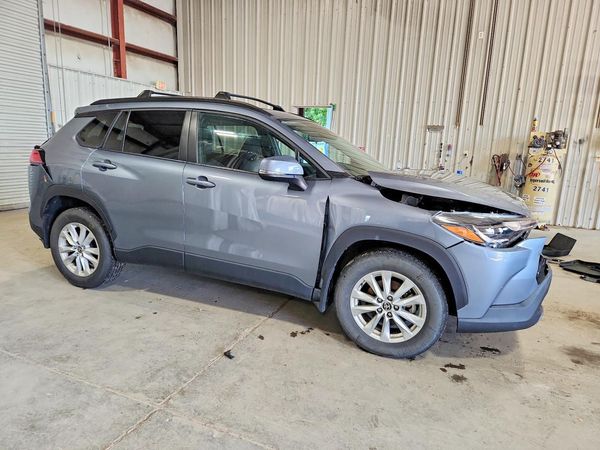 2023 TOYOTA COROLLA CROSS LE